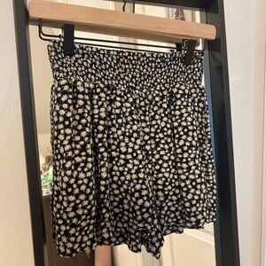 American Eagle XS Daisy Flowy Shorts